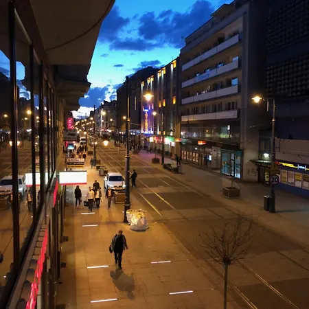 Livingroom 4b Self Check-in 24h アパート