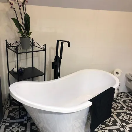 Livingroom 4b Self Check-in 24h アパート