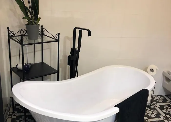 Livingroom 4b Self Check-in 24h Appartement